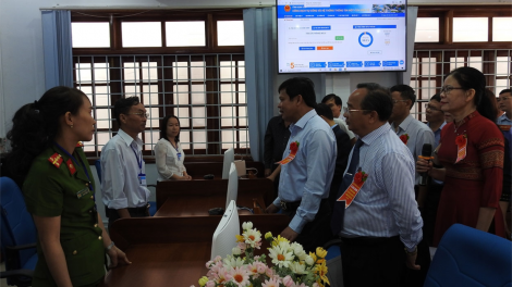 Pơlê kong kơdrâm Kon Tum pơxiâm pêi pro tơdah [ă mơdrếo mâu hlá mơéa pơkâ tơleăng ing đie#n tưh kơvâ chêh pro mơéa