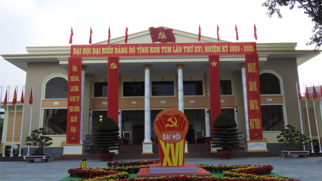 Kon Tum hbrâ ăm Hneăng hôp Đảng [o# kong pơlê apoăng a Tây Nguyên