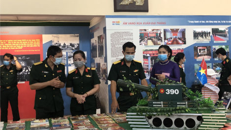 Mơđah tơbleăng ‘’Hơngui [lêi trâng kân’’ [ă 300 kơtâ mơ-éa, um [ă kế tơmeăm