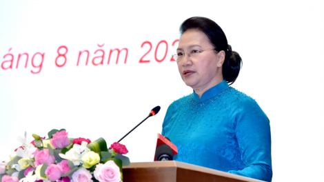 Kăn xiâm hnê ngăn Kuo#k ho#i veăng leh tơbâ 75 hơnăm hâi Kăch măng Khế 8 [ă Kuăn pơlê Tơnêi têa Hôp kân Tân Trào