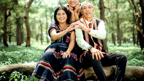 Pói vâ hmôu, jiâ châ tê mơ’no troh kơpong hơngế