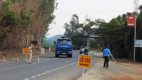 Kon Tum: Pơtối ăm vêh pêi cheăng 2 tíu séa ngăn, mơdât pơrea\ng Covid 19
