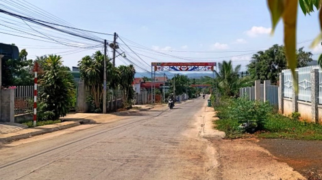 Tơring Čư̆ Jut (Dak Nông) pro troăng prôk thôn pơlê tơtro ƀă mơjiâng thôn pơlê nếo