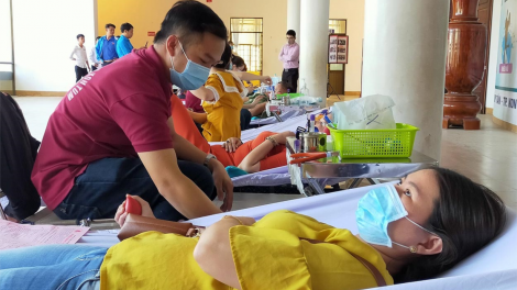 Kon Tum: Pêi tơdroăng ki ai pơxúa hâi tâi tâng kuăn pơlê pleăng mơheăm lơ 7/4