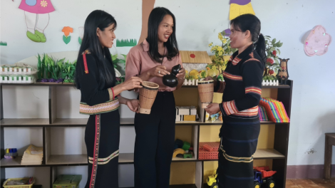 Gia Lai: Ksor H’Nhiêm- cô păn vâi hdrêng kơhnâ vâ ƀă tơdroăng cheăng a pơlê Ia Tông