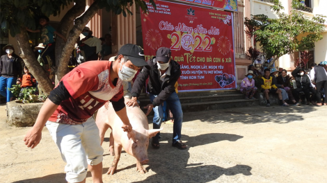 Kon Tum: Djâ têt troh kơpong kăch măng Tu Mrông