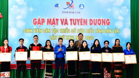 Dak Lak: Khĕn kơdeăn 59 ngế sinh viên hdroâng kuăn ngo