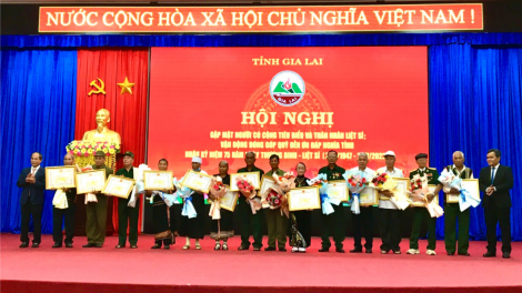 Gia Lai: Trâm mâ mâu nhŏng o ai mô đô̆i hlâ tung tơplâ xâ ƀă mơngế ai hnoăng ƀă kăch măng