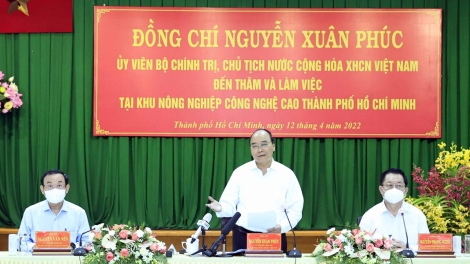 Kăn xiâm hnê ngăn tơnêi têa lăm pôu Kơpong pêi cheăng xúa kơmăi kơmok ki dâi lê̆m pơlê kong kân Hồ Chí Minh