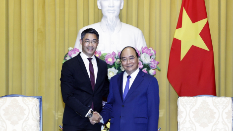 Kăn xiâm hnêngăn tơnêi têa tơdah kăn teăng mâ Việt Nam a kong têa Swiss