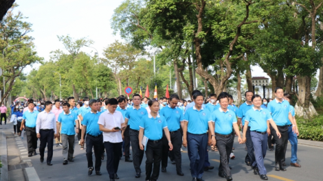 Cheăng dêi khu ƀok thái pơkeăng hơnăm ối nếo pêi pro tiô rơkong Pôa Hồ