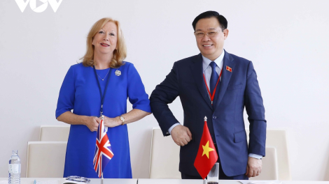 Pôa Vương Đình Huệ, Kăn xiâm hnê ngăn Kuô̆k hô̆i tơdah kăn xiâm phŏ hnê ngăn Kuô̆k hô̆i râ má péa Ănglê