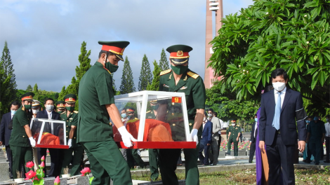 Kon Tum: Tơkŭm pôu ngăn, tơbâ vế ƀă ‘mế 2 kơxêng kiâ mố đô̆i