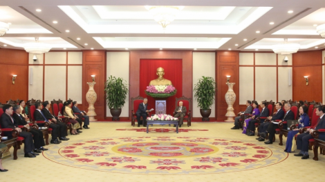 Pôa Nguyễn Phú Trọng Kăn xiâm pơkuâ hnê ngăn Đảng tơdah Ngế xiâm Đảng, Ngế pơkuâ đảng ủy kong pơlê, Kăn hnê ngăn Hô̆i đong pơlê kong xiâm  Viêng Chăn