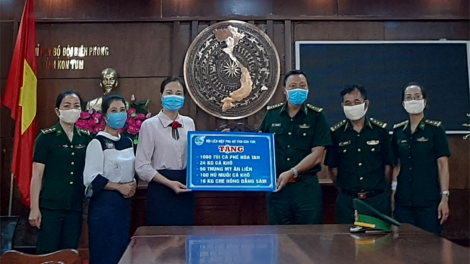 Vâi kơdrâi Kon Tum rơtế tơchoâm ivá tơplâ mơdât pơreăng Covid-19
