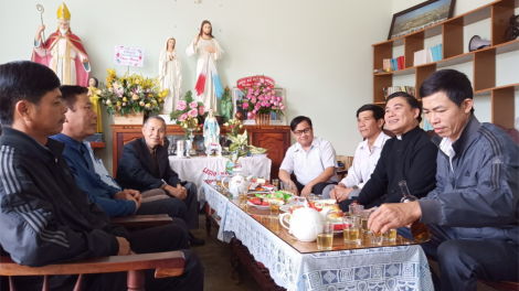 ​​Dak Lak: Tơdah t^ng kân Noel hơniâp ro a mâu kơpong khôp