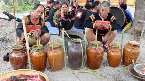 T^ng rơkâu xối kơno têa dêi mơngế Jarai