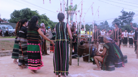 Troh a pơlê mơhno túa le\m tro M’nông a pơlê Nâm Nung khên tơnôu