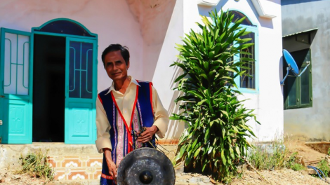 Ngoh A Ya-Ngế rak vế idrâp chêng koăng Rơteăng