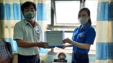 Gia Lai: Tơtô mâu hiâm tuăn le\m tro tung pơreăng Covid-19