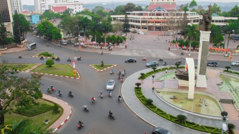 Khu um: Tíu xiâm Kơphế Ban Mê hơniâp ro hdrối leh mơd^ng kân