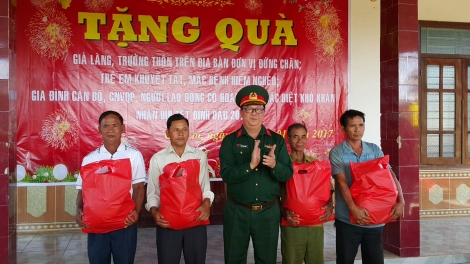{inh đoân 15 to\ng kum Têt ăm kuăn pơlê ối kơpong peăng kơnho\ng Tây Nguyên