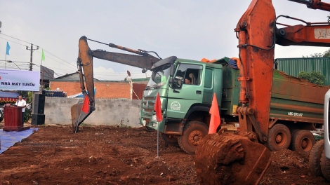Dak Nông: Pơxiâm mơjiâng troăng troh a Hngêi kơmăi pro bauxite