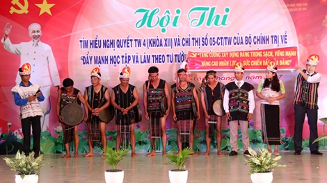 Bảo Lâm (Lâm Đồng) tơku\m tí tăng ‘nâi ple\ng mâu tơdroăng pơkâ dêi Đảng