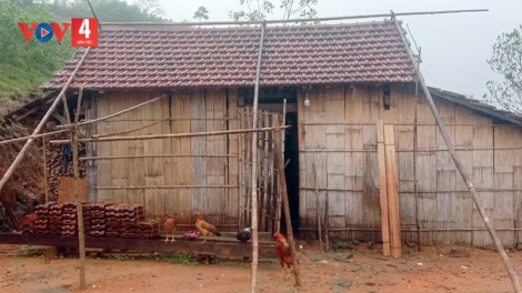 VÌ SAO TIỀN DÀNH CHO ĐỒNG BÀO NGHÈO DÂN TỘC THIỂU SỐ “BỊ NHỐT” TRONG KHO BẠC?  