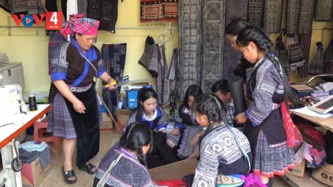 PỬA PỈ NOỌNG DÚ BÚNG KHAU PÙ ĐẢY SLON NGHỂ