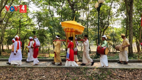 Lễ hội Katê của người Chăm Bà La Môn 