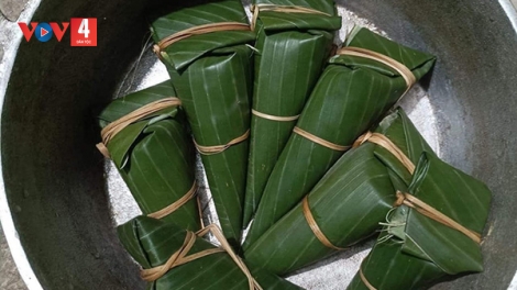 Bánh “coóc mò” trong lễ thôi nôi của người Tày, Nùng