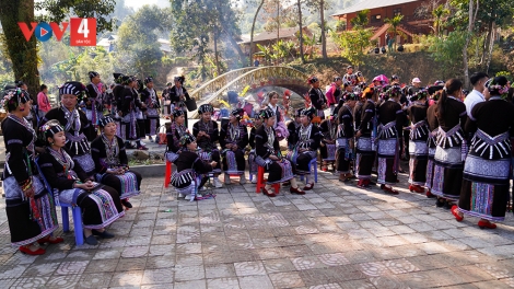 BẢN CẦN LỰ DÚ LAI CHÂU HẾT KIN VẰN HẲM ĐÂY