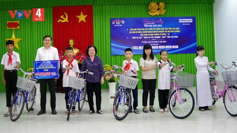 Trà Vinh trao học bổng "Vừ A Dính" cho học sinh dân tộc thiểu số