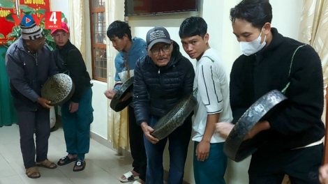 Nghệ nhân già và nỗ lực truyền dạy cồng chiêng cho thế hệ trẻ K'ho