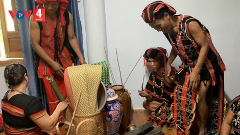 MANỨIH T’COÓH T’HA LÂNG BHIỆC ZƯ LÊY VĂN HOÁ CÓH K’COONG CH’NGAI