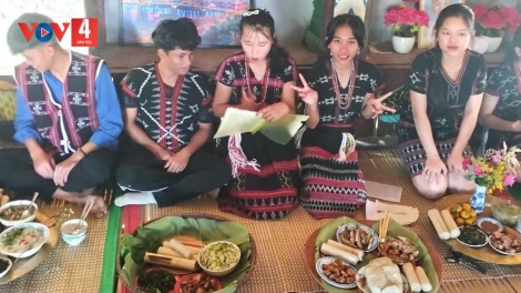 HỌC SINH ĐÔNG GIANG BƠƠN TING PÂH T’NGAY MR’HAL VĂN HÓA CƠ TU