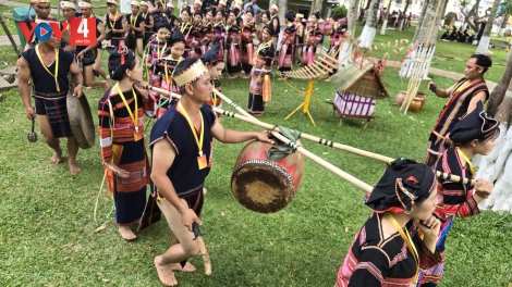 T’NGAY BHIỆC BHAN VĂN HOÁ ZÂP ACOON CÓH TỈNH GIA LAI