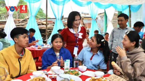 Ấm lòng "bữa ăn 0 đồng" phục vụ thí sinh vùng sâu Đắk Nông thi tốt nghiệp THPT