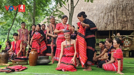 Lễ cưới người Giẻ - Triêng trong lòng Thủ đô Hà Nội