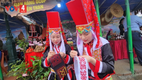 PỈ NOỌNG NHÌNH CẦN DAO THANH PHÁN NẮT HẾT SLÉO LÀI SLI