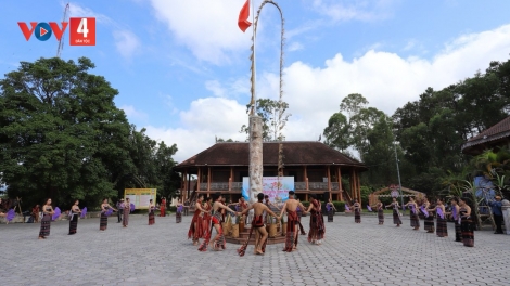 LẸ PÀI SLẤN ĐÔNG CÚA CẦN CƠ TU