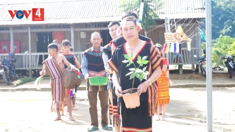 MANUYH XÊ ĐĂNG BHRỢ BH’RỢ BHUÔIH ABHÔ SÂM NGỌC LINH