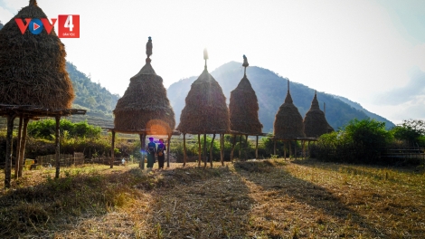 CHỨ MÙA THU LỊCH SỬ