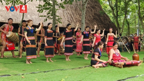 Dân ca - Món ăn tinh thần phong phú của người Giẻ - Triêng