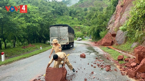 Nhiều điểm nguy cơ sạt lở trên các tuyến quốc lộ ở Sơn La