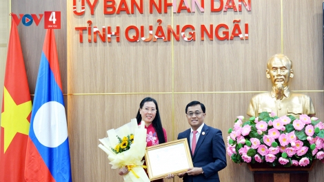 CHER ĐOỌNG HUÂN CHƯƠNG ÂNG NHÀ NƯỚC CỘNG HOÀ DÂN CHỦ NHÂN DÂN LÀO ĐOỌNG TẬP THỂ LÂNG ZÂP CHA NẶC MANỨIH ÂNG TỈNH QUẢNG NGÃI