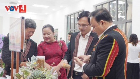 40 ZR’LỤ RA PẶ PR’ĐƯƠI TING PÂH HỘI CHỢ PA CĂH PR’ĐƯƠI OCOP CHR’HOONG BẮC TRÀ MY