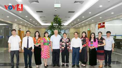 PHÓ THỦ TƯỚNG THƯỜNG TRỰC CHÍNH PHỦ NGUYỄN HOÀ BÌNH BHRỢ BHIỆC LÂNG UỶ BAN ACOON CÓH