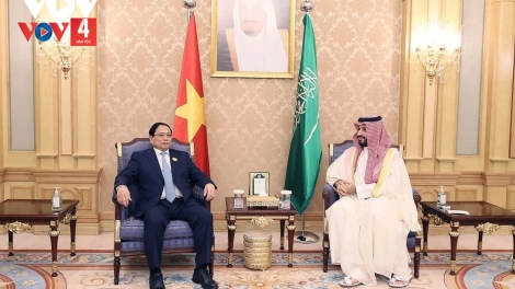 THỦ TƯỚNG PHẠM MINH CHÍNH TƯỚC LUM LÊY 3 K’TIẾC K’RUUNG TRUNG ĐÔNG